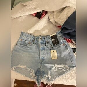 levis women’s nwt jean shorts size 26 never worn